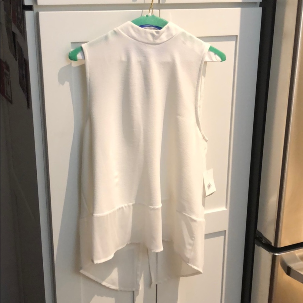 NWT Never work white Sleeveless Blouse